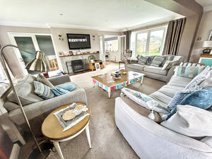 Lounge- click for photo gallery